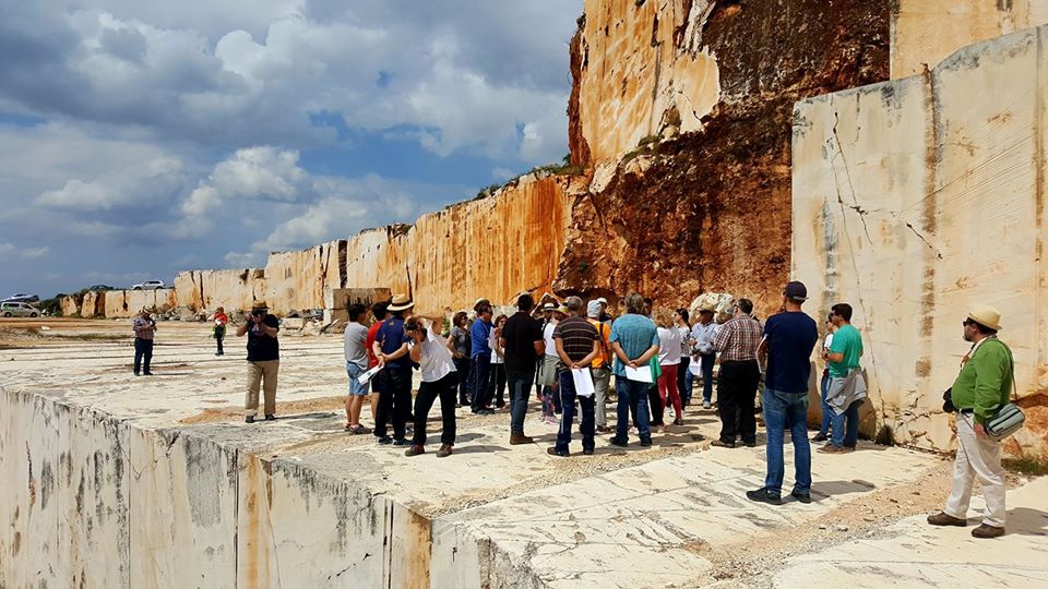 Excursión a las canteras contemporáneas del cerro de las Chozas.